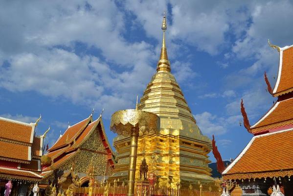 Phra that doi suthep 01-Tevaprapas